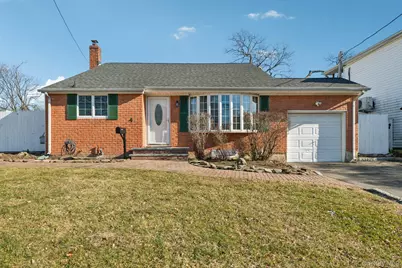 4 Oakley Drive, Huntington Station, NY 11746 - Photo 1