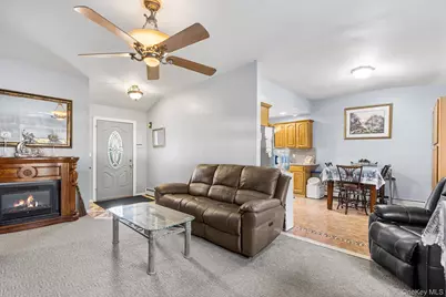 19 Evelyn Road, Port Jefferson Station, NY 11776 - Photo 5