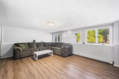 27 Gaylore Drive S, Amityville, NY 11701 - Photo 17