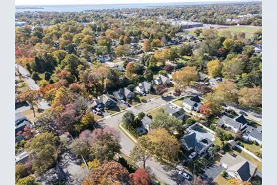 27 Gaylore Drive S, Amityville, NY 11701 - Photo 31