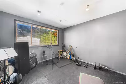 27 Gaylore Drive S, Amityville, NY 11701 - Photo 21