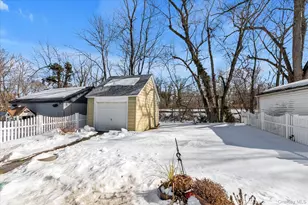 59 Stratford Ave, Williston Park, NY 11596 - Photo 17