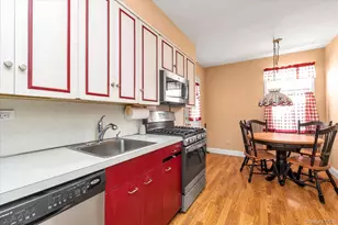 59 Stratford Ave, Williston Park, NY 11596 - Photo 7