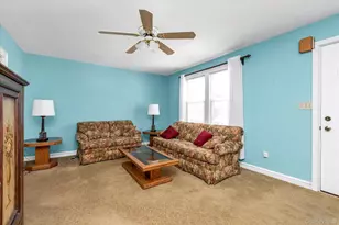 59 Stratford Ave, Williston Park, NY 11596 - Photo 3