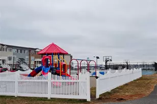 102 Cove Ct, Bronx, NY 10473 - Photo 37