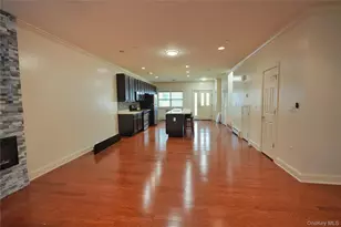 102 Cove Ct, Bronx, NY 10473 - Photo 7