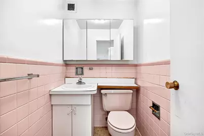 12 Old Mamaroneck Road #2G, White Plains, NY 10605 - Photo 31