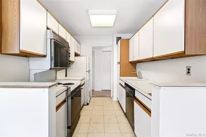 12 Old Mamaroneck Road #2G, White Plains, NY 10605 - Photo 17