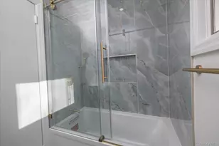 8 Patricia Ct, Bethpage, NY 11714 - Photo 25