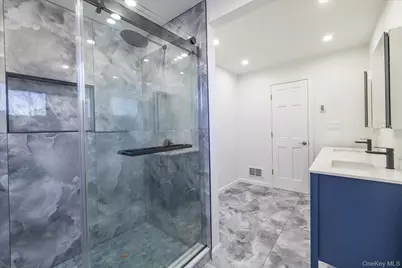 8 Patricia Court, Bethpage, NY 11714 - Photo 13