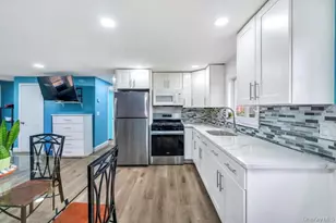 19 Windus Dr, Shirley, NY 11967 - Photo 11