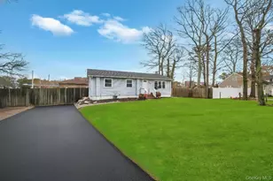 19 Windus Dr, Shirley, NY 11967 - Photo 3