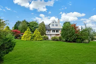 33 Old Canoe Place Rd, Hampton Bays, NY 11946 - Photo 3