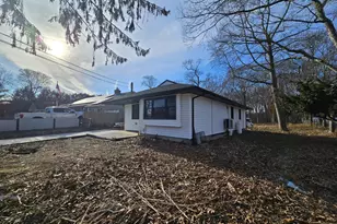 52 Crystal Beach Blvd, Moriches, NY 11955 - Photo 5