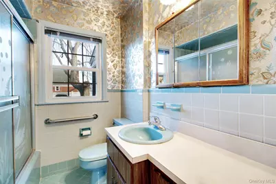 244 Hamilton Avenue, West Hempstead, NY 11552 - Photo 15