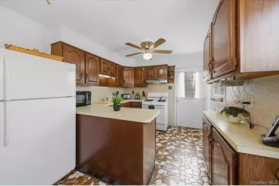 96 White Plains Avenue, West Harrison, NY 10604 - Photo 3