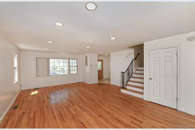 16 Inwood Road #A, Port Washington, NY 11050 - Photo 5