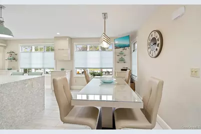 939 Manor Lane, Bay Shore, NY 11706 - Photo 19