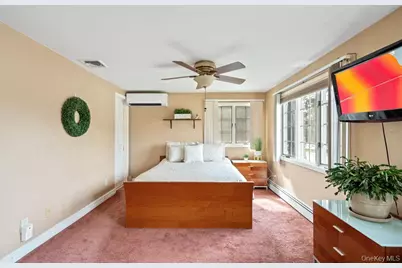 939 Manor Lane, Bay Shore, NY 11706 - Photo 25