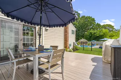 939 Manor Lane, Bay Shore, NY 11706 - Photo 41