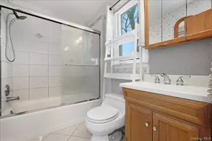 2522 Hewlett Ln, Bellmore, NY 11710 - Photo 13