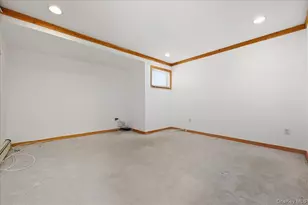 2522 Hewlett Ln, Bellmore, NY 11710 - Photo 15