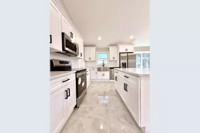 53 W Yaphank Road, Medford, NY 11763 - Photo 3