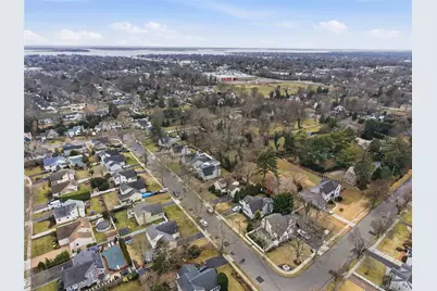 18 Gaylore Drive W, Amityville, NY 11701 - Photo 31