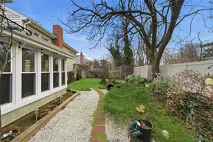 18 Gaylore Dr W, Amityville, NY 11701 - Photo 25