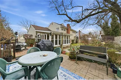 18 Gaylore Drive W, Amityville, NY 11701 - Photo 23