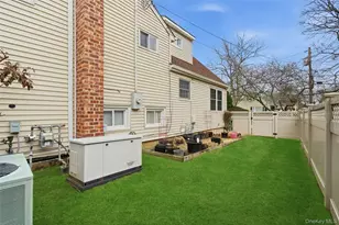 18 Gaylore Dr W, Amityville, NY 11701 - Photo 27