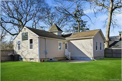 129 Lakeview Drive, Mastic Beach, NY 11951 - Photo 35