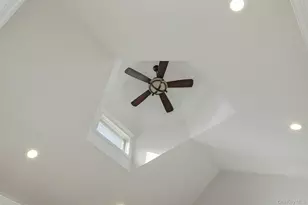 129 Lakeview Dr, Mastic Beach, NY 11951 - Photo 15