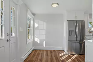 129 Lakeview Dr, Mastic Beach, NY 11951 - Photo 17