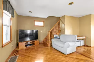 15 Eton St, Valley Stream, NY 11581 - Photo 3