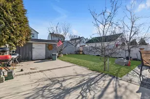 15 Eton St, Valley Stream, NY 11581 - Photo 17