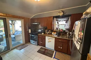 27 Henry Dr, Glen Cove, NY 11542 - Photo 7