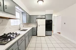 95-32 95th St, Ozone Park, NY 11416 - Photo 17