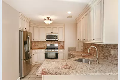 104 Lakebridge Drive N, Kings Park, NY 11754 - Photo 11