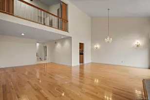 2 Cricket Club Dr, Roslyn, NY 11576 - Photo 5