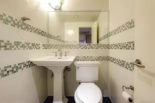 58-10 83rd Pl, Middle Village, NY 11379 - Photo 31