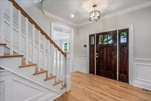 7 Yale St, Garden City, NY 11530 - Photo 3