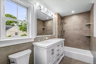 7 Yale St, Garden City, NY 11530 - Photo 31