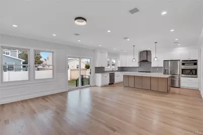 124 McKinley Avenue, North Bellmore, NY 11710 - Photo 9