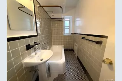 114-20 Queens Boulevard #E 8, Forest Hills, NY 11375 - Photo 9