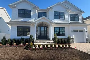 348 Fairway Dr, Franklin Square, NY 11010 - Photo 7