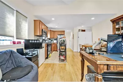 84-39 60th Dr, Middle Village, NY 11379 - Photo 29