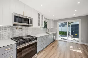 335 Peninsula Blvd, Cedarhurst, NY 11516 - Photo 15