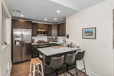 710 Breton Way #710, Glen Cove, NY 11542 - Photo 9