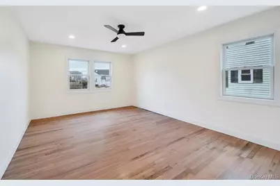 92 Sunset Road, Bay Shore, NY 11706 - Photo 27